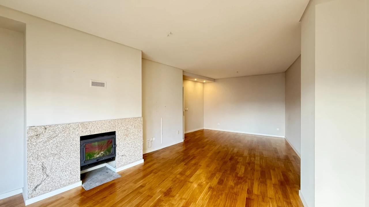 Apartamento T3 para Venda em Creixomil Foto 2