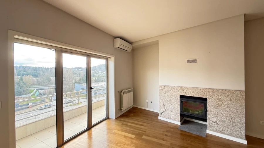 Apartamento T3 para Venda em Creixomil Foto 3