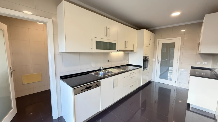 Apartamento T3 para Venda em Creixomil Foto 11