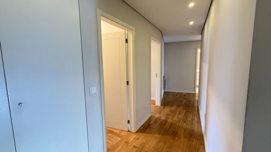 Apartamento T3 para Venda em Creixomil Foto 17