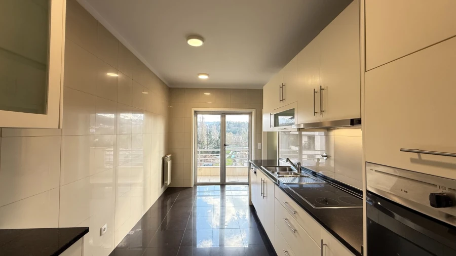 Apartamento T3 para Venda em Creixomil Foto 9