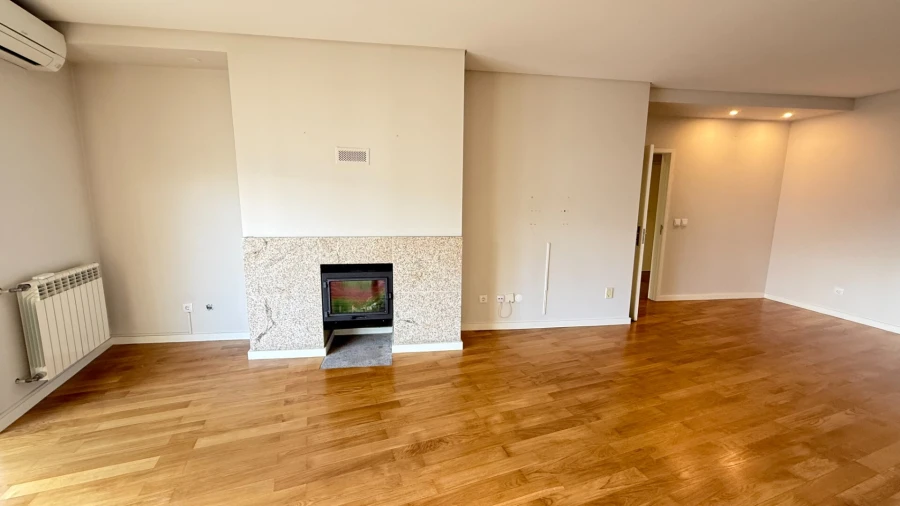 Apartamento T3 para Venda em Creixomil Foto 1