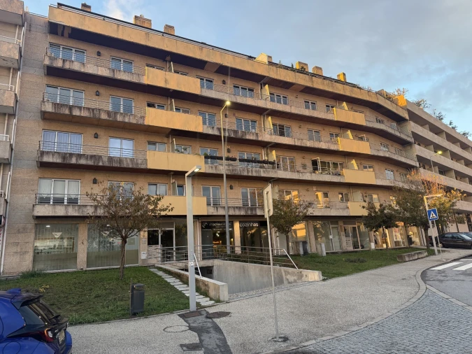 Apartamento T3 para Venda em Creixomil