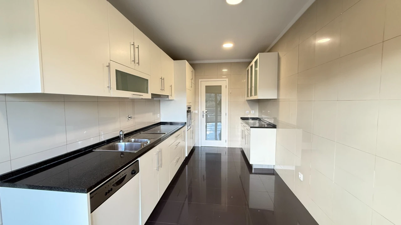Apartamento T3 para Venda em Creixomil Foto 13