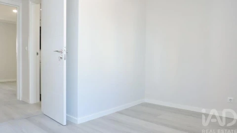 Apartamento T3 para Venda em Laranjeiro e Feijó