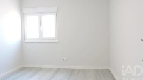 Apartamento T3 para Venda em Laranjeiro e Feijó