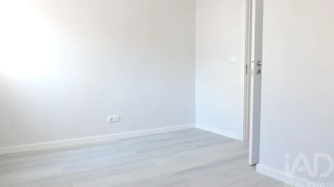 Apartamento T3 para Venda em Laranjeiro e Feijó