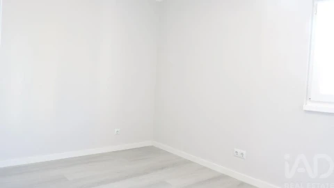 Apartamento T3 para Venda em Laranjeiro e Feijó
