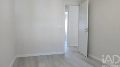 Apartamento T3 para Venda em Laranjeiro e Feijó