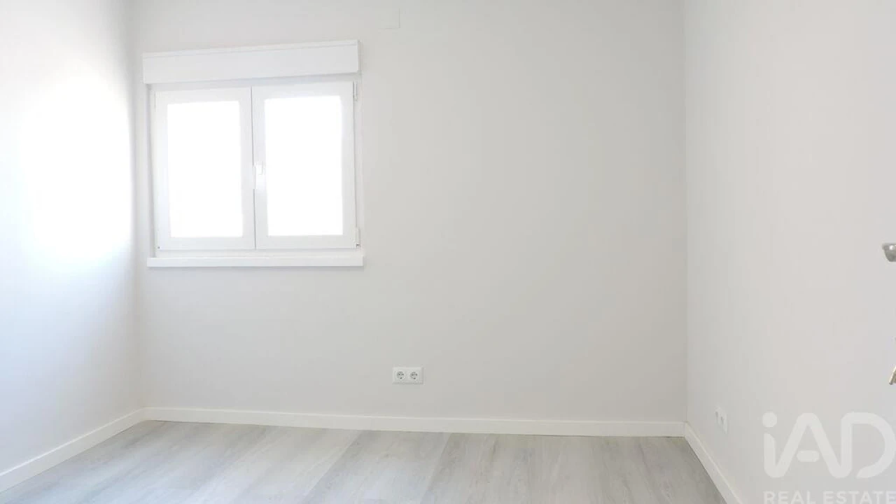 Apartamento T3 para Venda em Laranjeiro e Feijó Foto 21