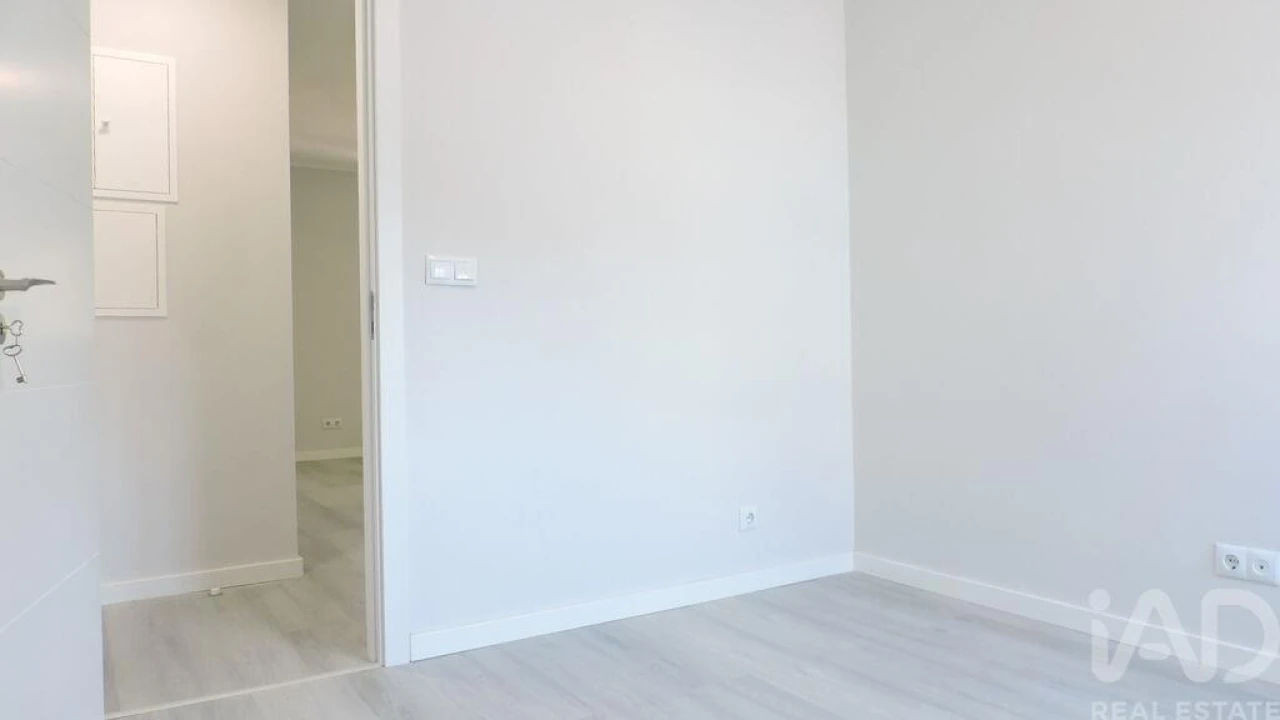 Apartamento T3 para Venda em Laranjeiro e Feijó Foto 23