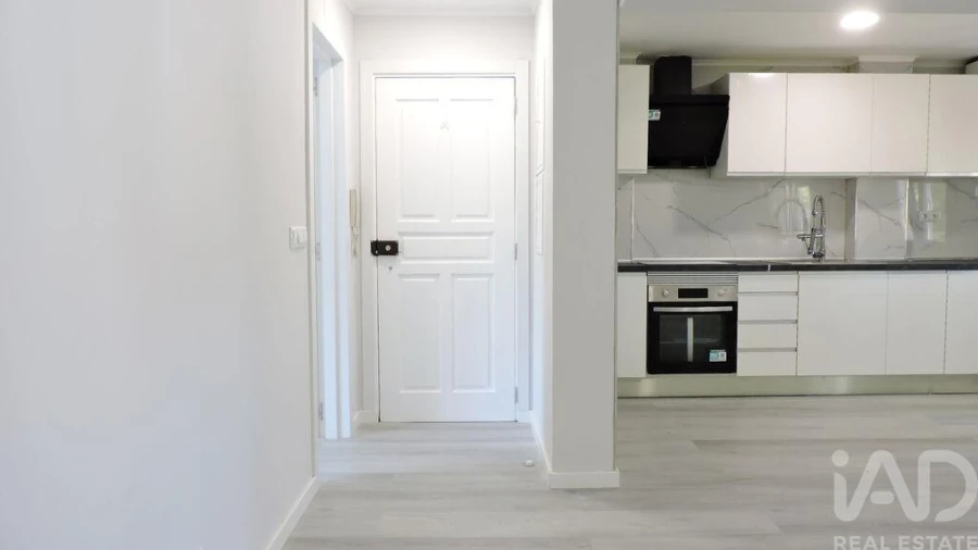 Apartamento T3 para Venda em Laranjeiro e Feijó Foto 2