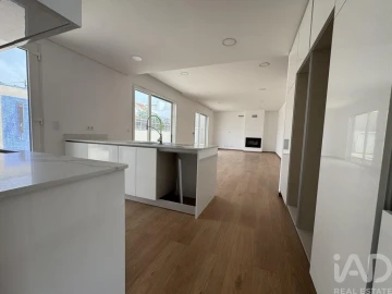 Moradia T4 para Venda em Azeitão (São Lourenço e São Simão)