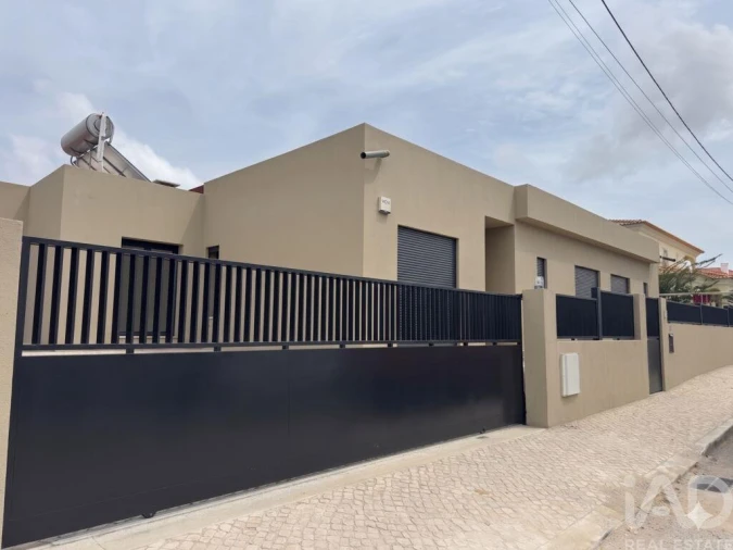 Moradia T4 para Venda em Azeitão (São Lourenço e São Simão) Foto 27