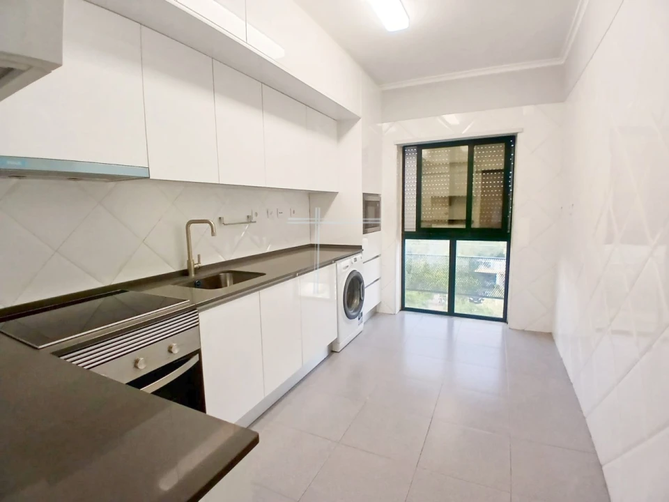 Apartamento T1 para Venda em Caparica e Trafaria Foto 2