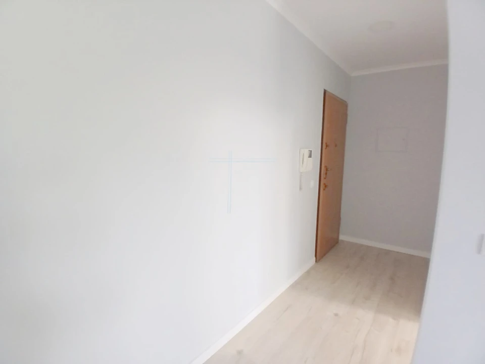 Apartamento T1 para Venda em Caparica e Trafaria Foto 3