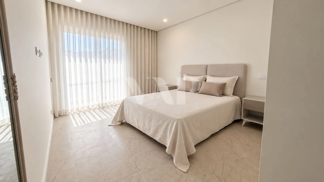 Apartamento T2 para Venda em Quarteira Foto 4