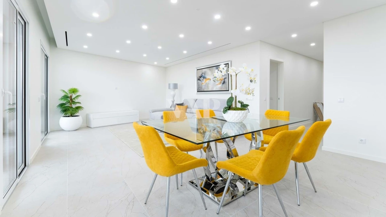 Apartamento T2 para Venda em Quarteira Foto 8