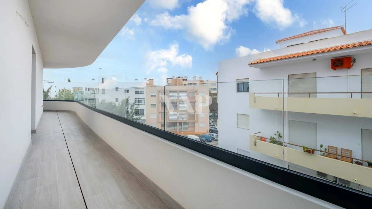 Apartamento T2 para Venda em Quarteira Foto 17