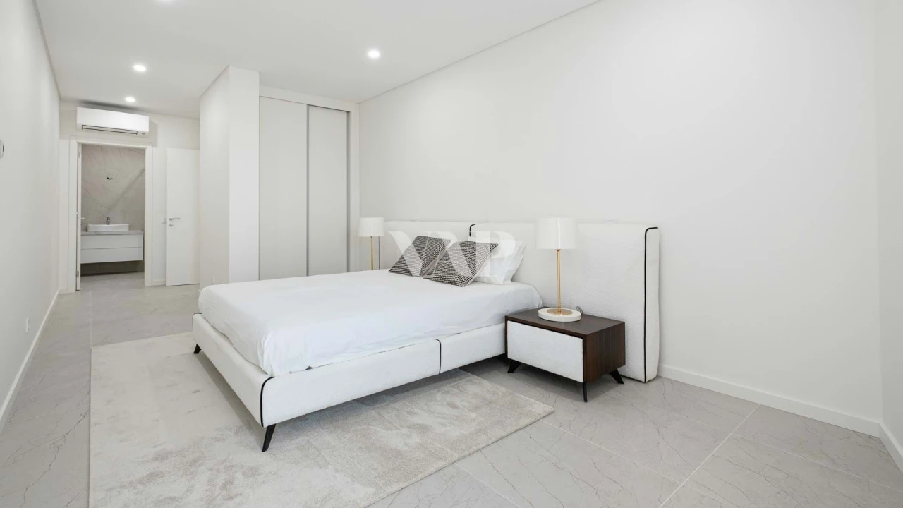 Apartamento T2 para Venda em Quarteira Foto 13