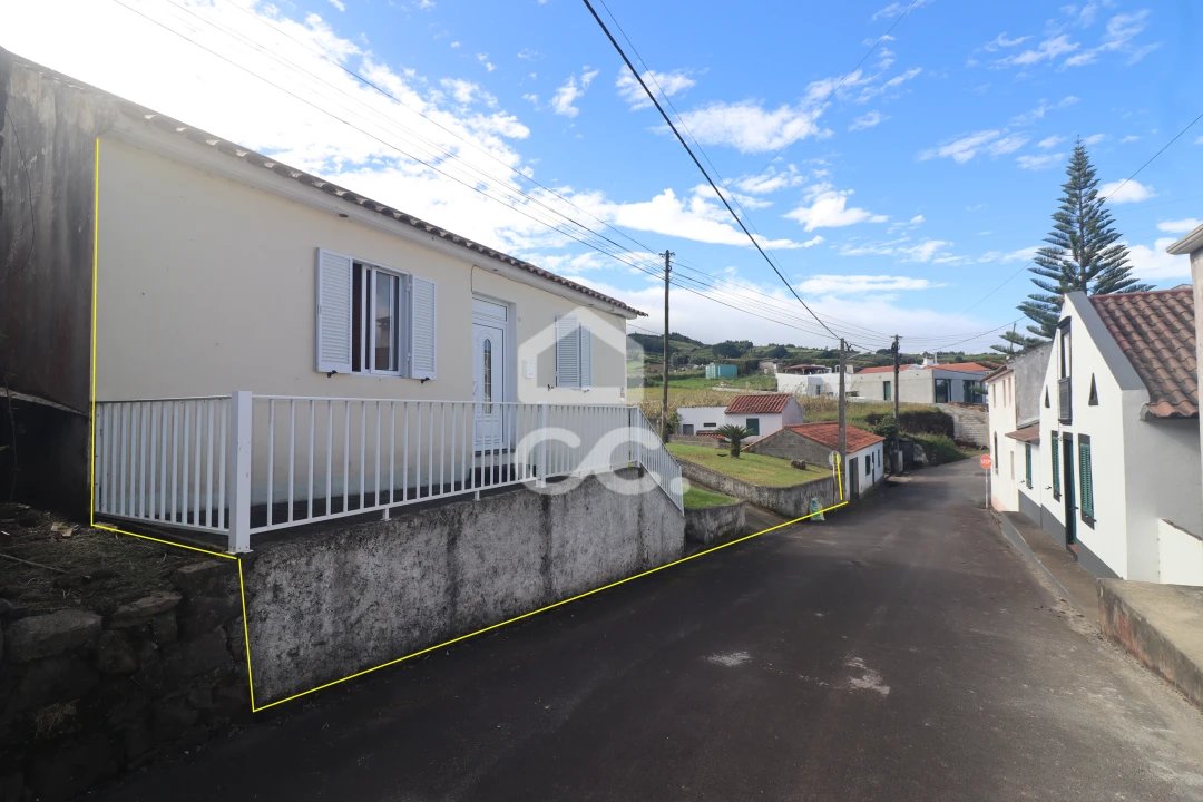 Moradia T3 para Venda em Algarvia Foto 2