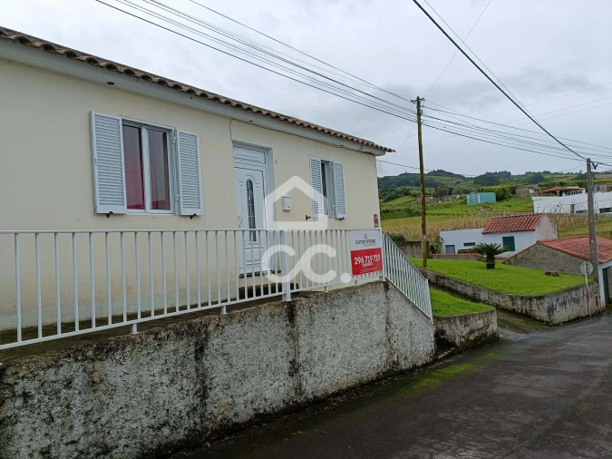 Moradia T3 para Venda em Algarvia Foto 4