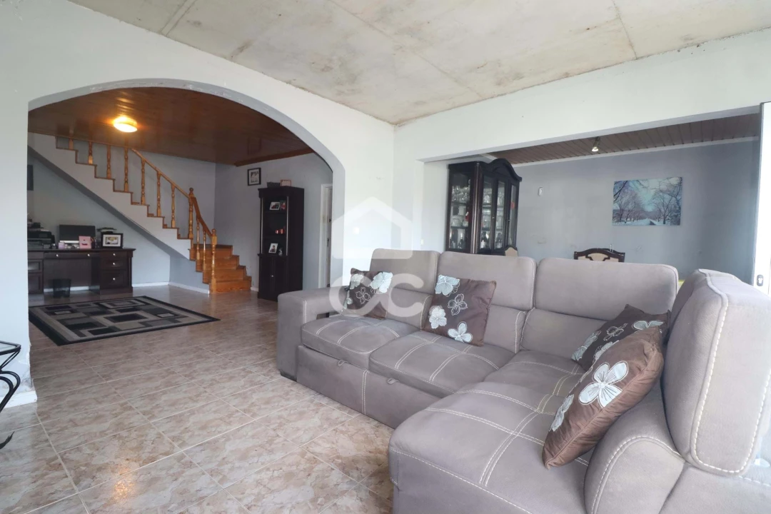 Moradia T3 para Venda em Algarvia Foto 5