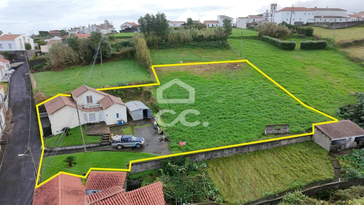 Moradia T3 para Venda em Algarvia Foto 1