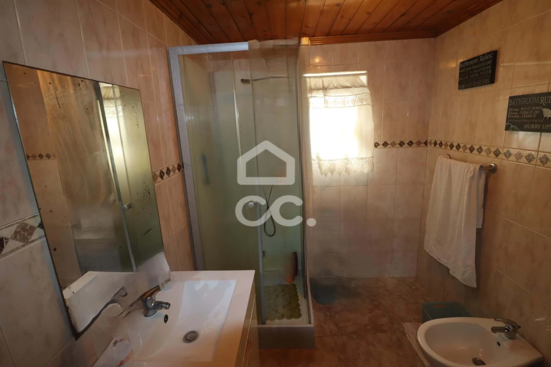 Moradia T3 para Venda em Algarvia Foto 15