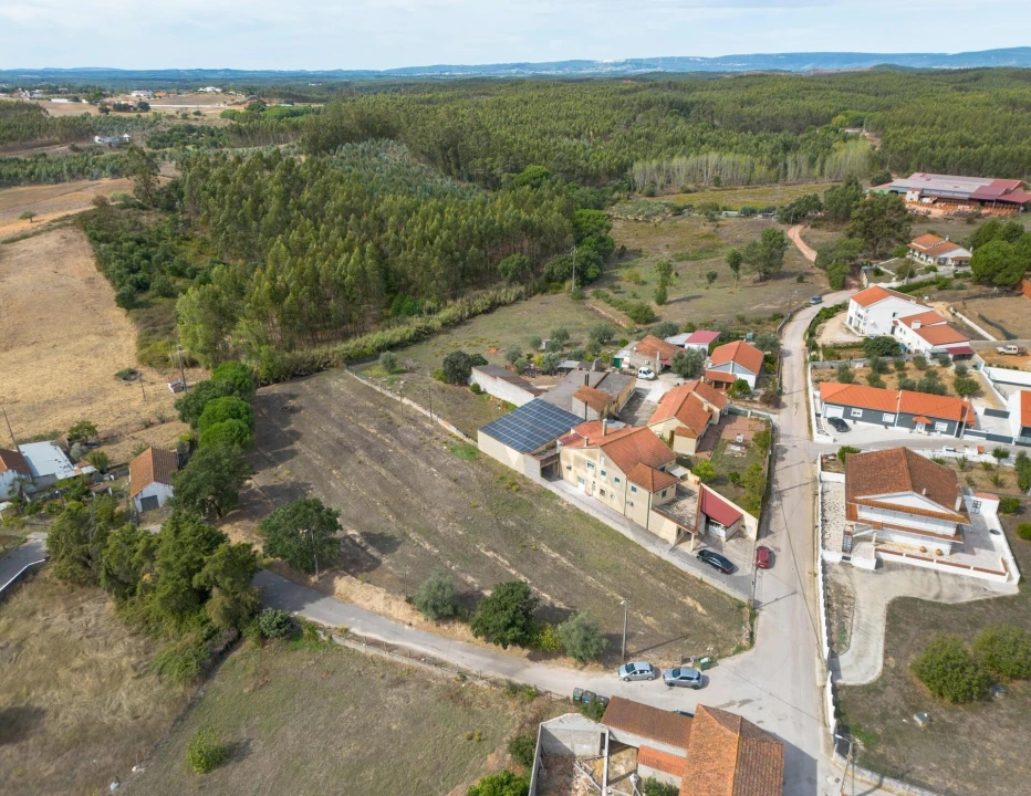Terreno para Venda em Azoia de Cima e Tremês Foto 1
