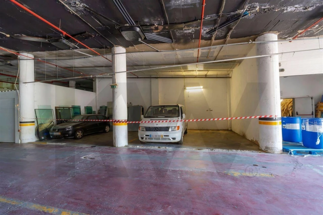 Garagem para Venda em Albufeira e Olhos de Água Foto 6