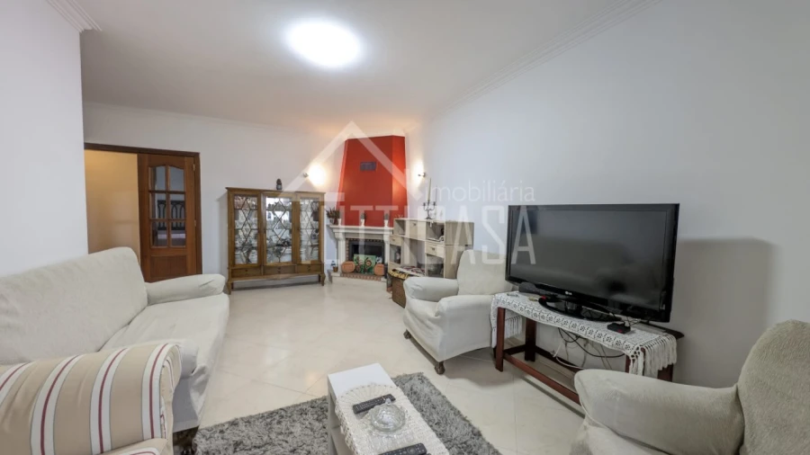 Apartamento T2 para Venda em Milharado Foto 2