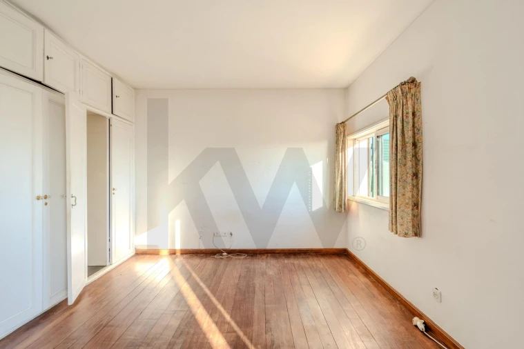 Moradia T5 para Venda em Algés, Linda-A-Velha e Cruz Quebrada-Dafundo Foto 14