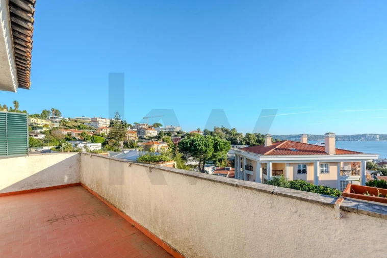 Moradia T5 para Venda em Algés, Linda-A-Velha e Cruz Quebrada-Dafundo Foto 16