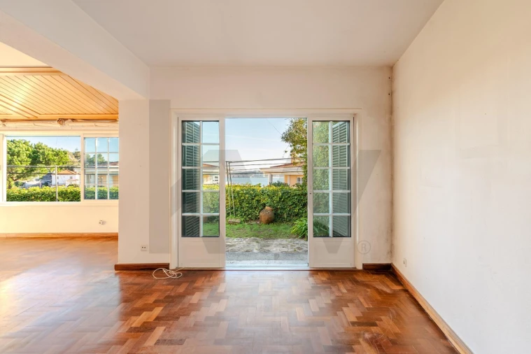 Moradia T5 para Venda em Algés, Linda-A-Velha e Cruz Quebrada-Dafundo Foto 6