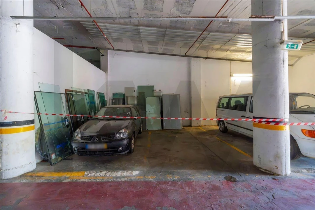 Garagem para Venda em Albufeira e Olhos de Água Foto 16