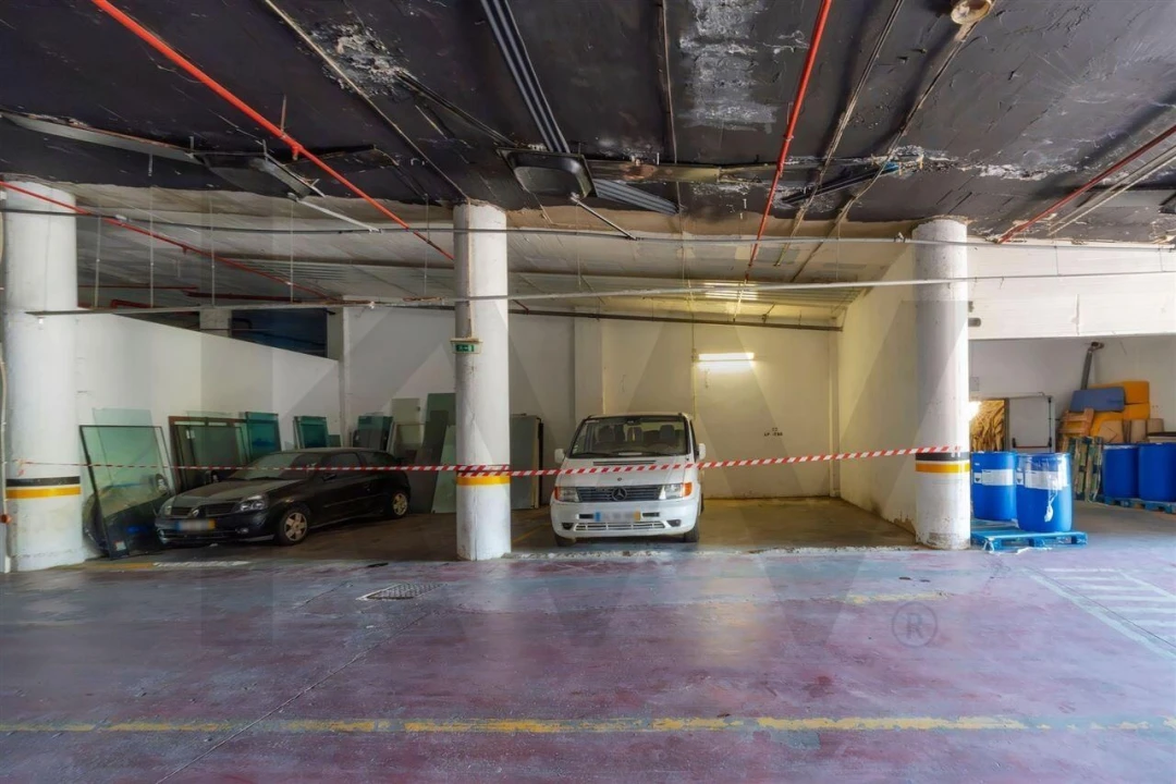 Garagem para Venda em Albufeira e Olhos de Água Foto 13