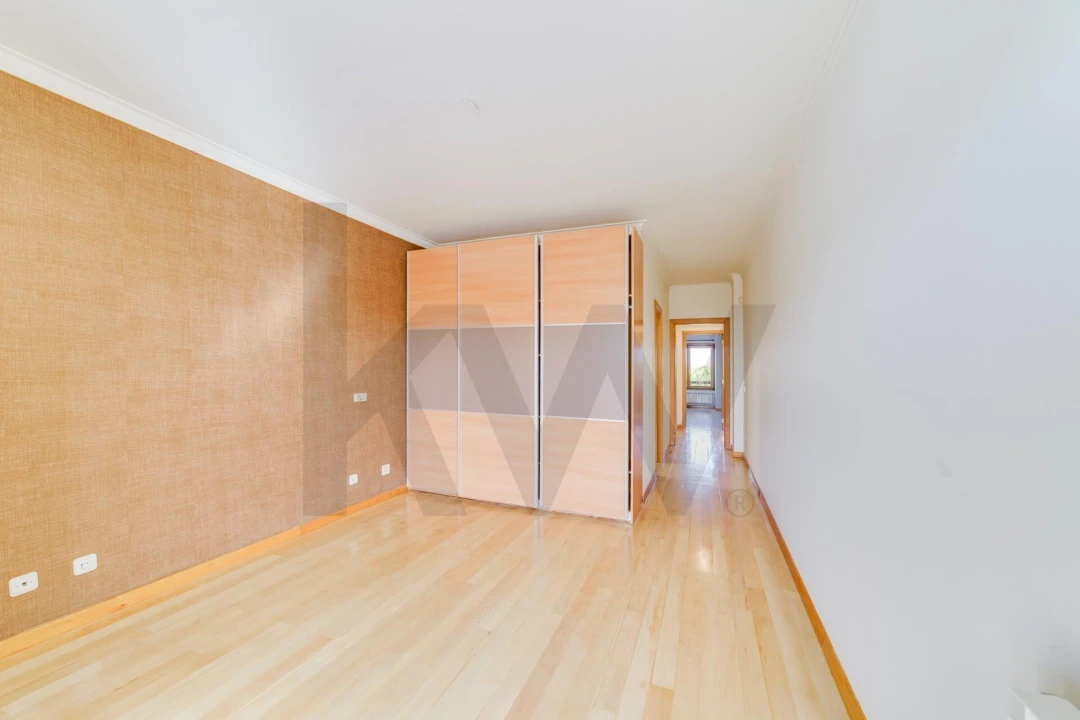 Apartamento T3 para Arrendamento em Oeiras e São Julião da Barra, Paço de Arcos e Caxias Foto 21