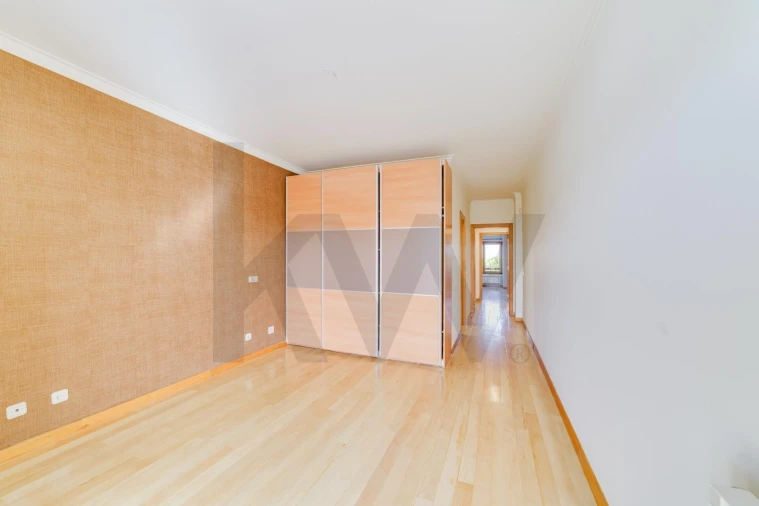 Apartamento T3 para Arrendamento em Oeiras e São Julião da Barra, Paço de Arcos e Caxias Foto 21