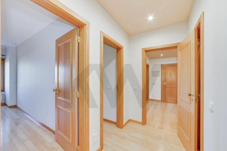 Apartamento T3 para Arrendamento em Oeiras e São Julião da Barra, Paço de Arcos e Caxias Foto 18