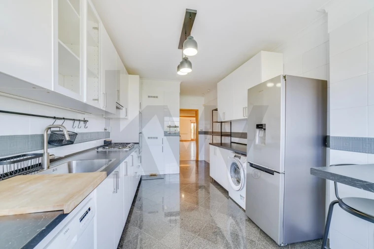 Apartamento T3 para Arrendamento em Oeiras e São Julião da Barra, Paço de Arcos e Caxias Foto 16