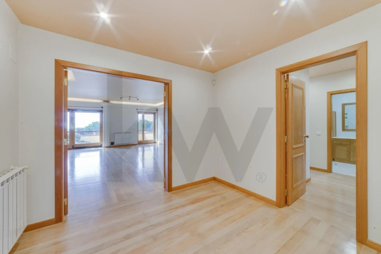 Apartamento T3 para Arrendamento em Oeiras e São Julião da Barra, Paço de Arcos e Caxias Foto 4