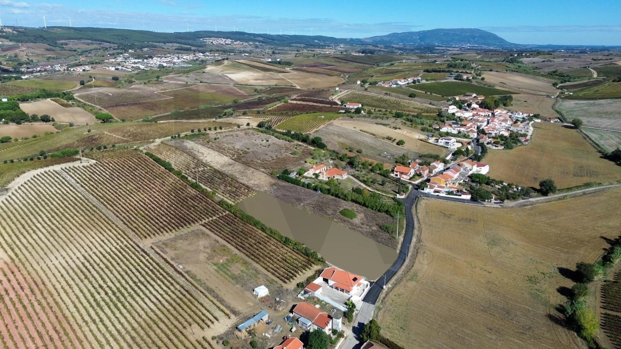 Terreno para Venda em Carvoeira e Carmões Foto 5