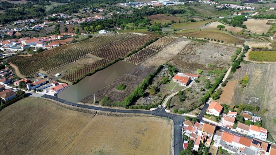 Terreno para Venda em Carvoeira e Carmões Foto 1