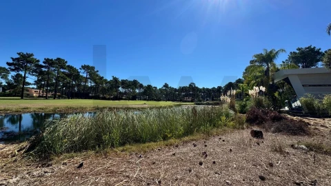Moradia T7 para Venda em Charneca de Caparica e Sobreda