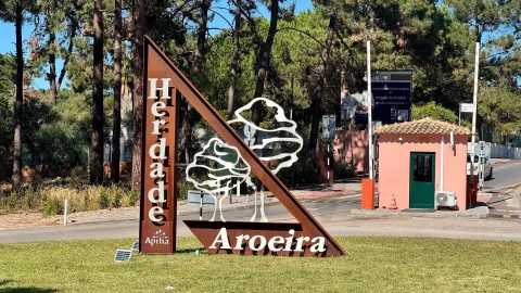 Moradia T7 para Venda em Charneca de Caparica e Sobreda