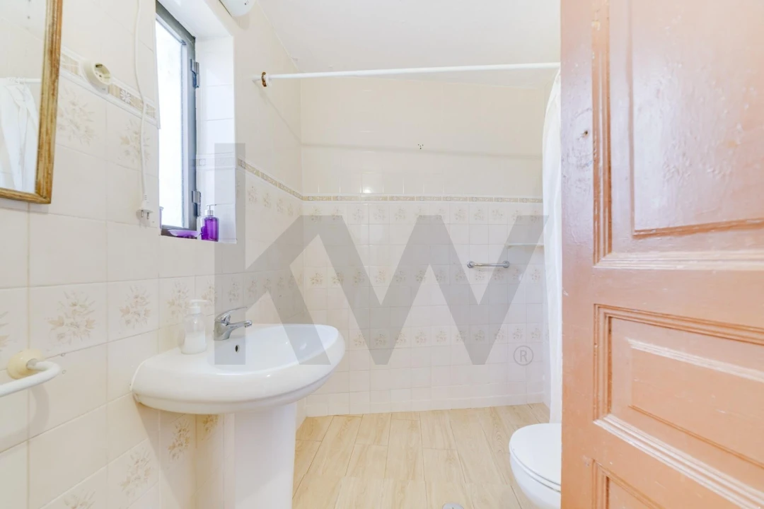 Moradia T4 para Venda em Messejana Foto 13