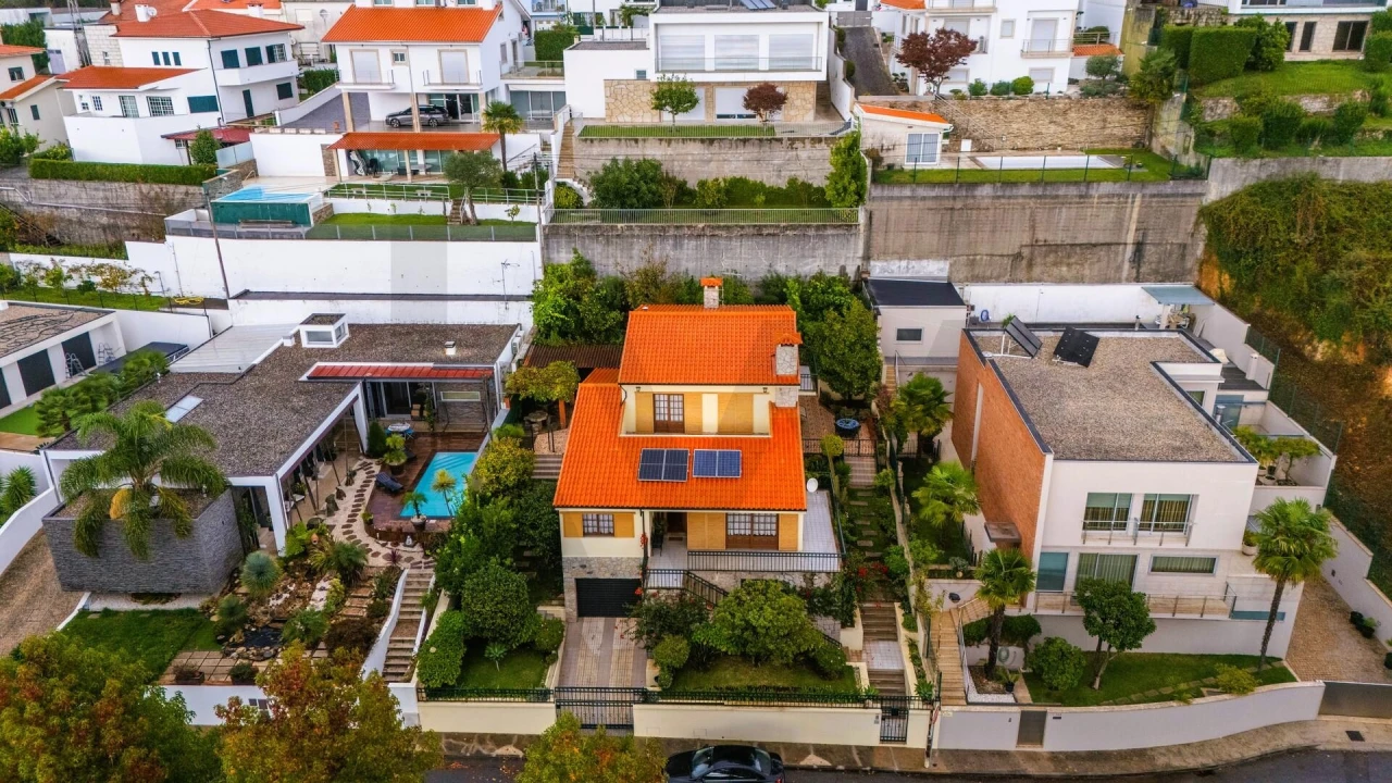 Moradia T4 para Venda em Abade de Neiva Foto 4