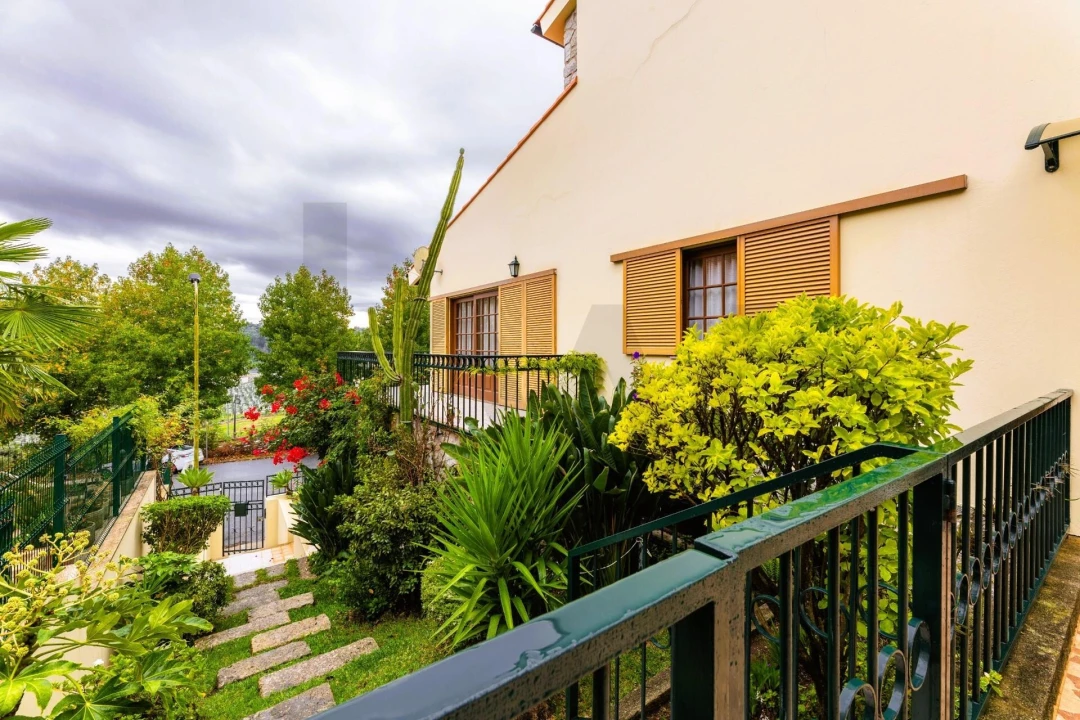 Moradia T4 para Venda em Abade de Neiva Foto 3