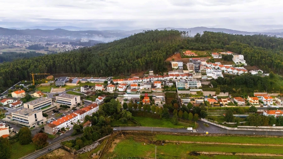 Moradia T4 para Venda em Abade de Neiva Foto 40